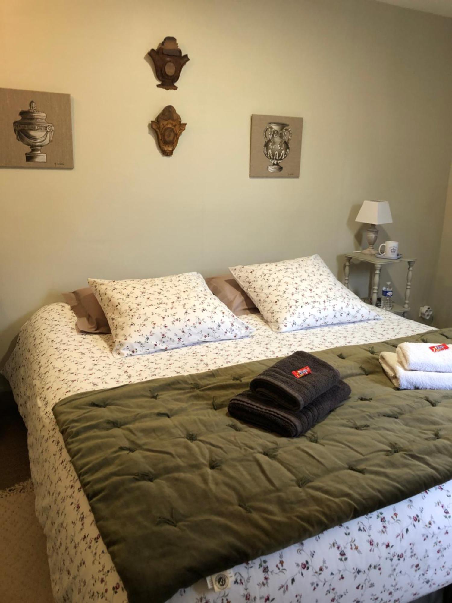 Bed & Breakfast Au 16 Place Saint Louis *