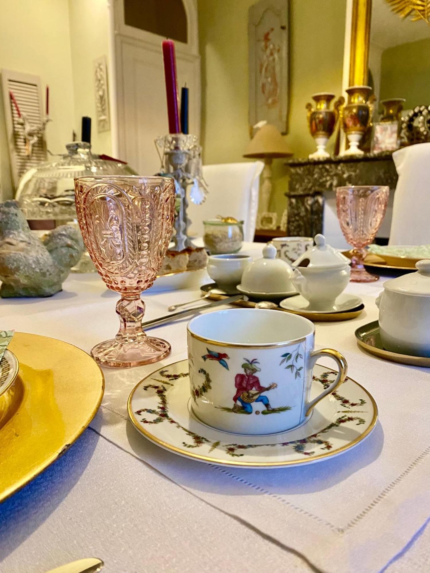 Au 16 Place Saint Louis Bed & Breakfast Blois