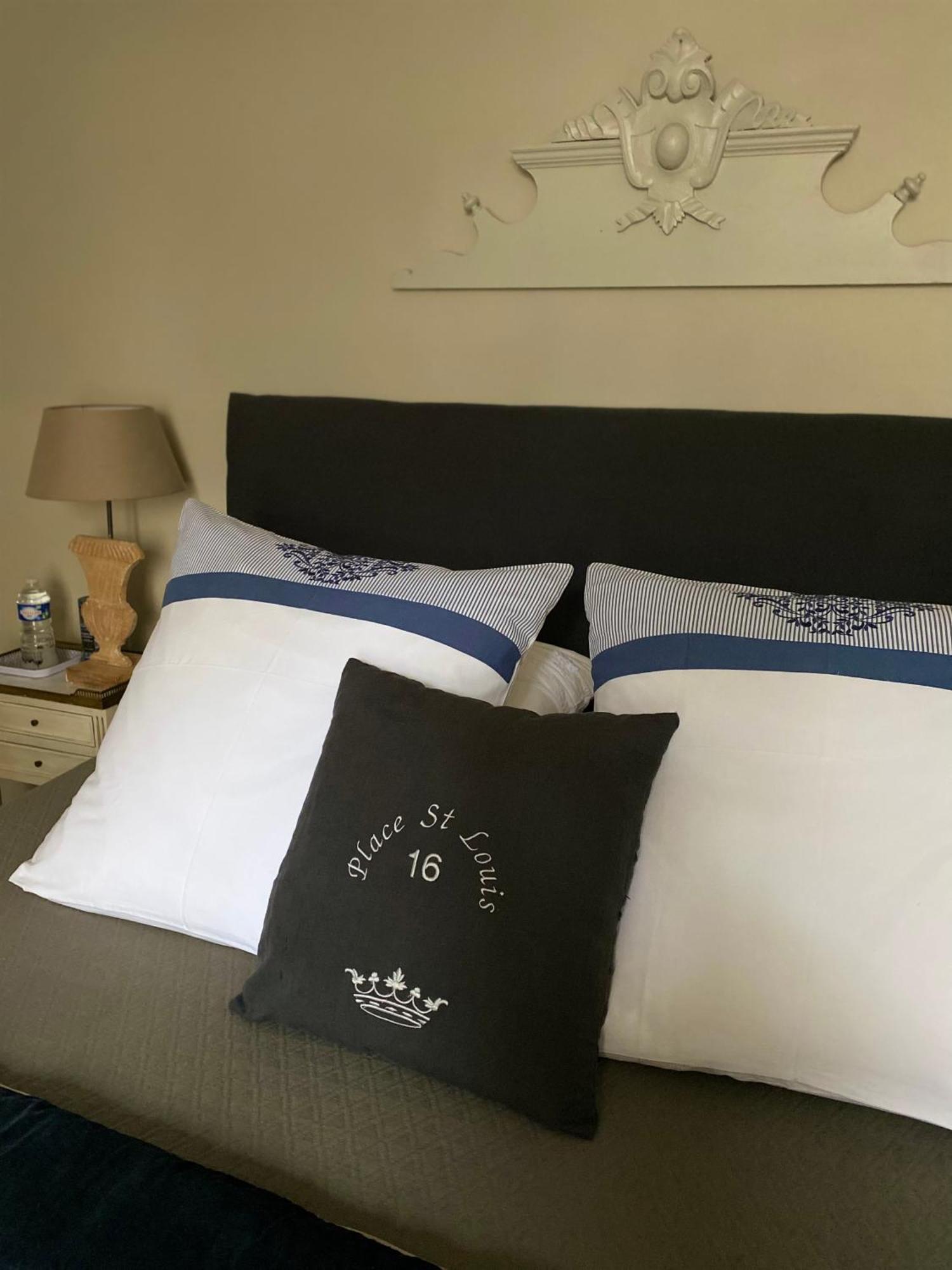 Bed & Breakfast Au 16 Place Saint Louis Blois