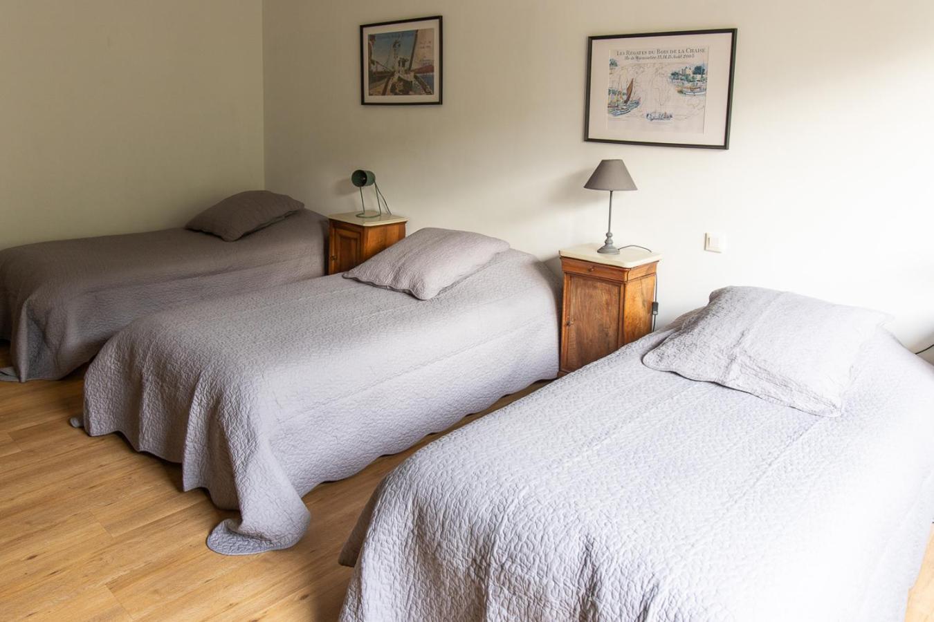 Au 16 Place Saint Louis Bed & Breakfast Blois